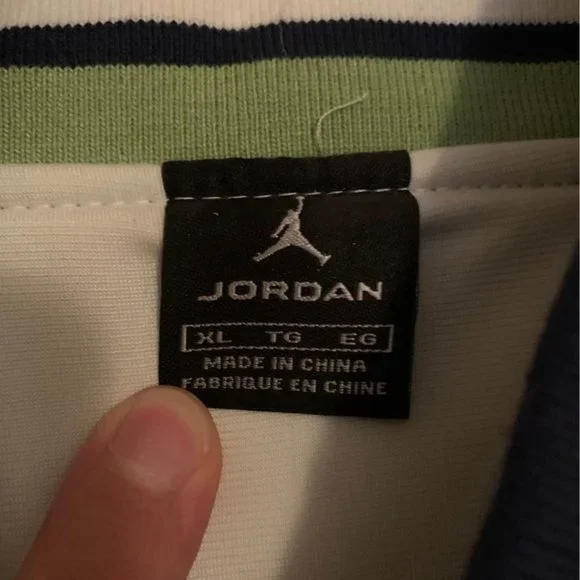 Jordan Chicago Skyline Jacket - Sz. XL - Picture 6 of 6